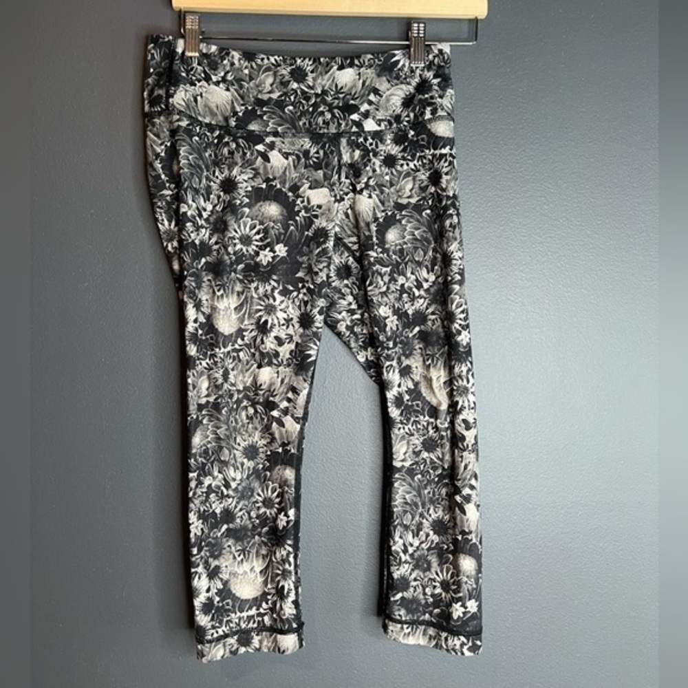 Lululemon | wunder under cropped leggings - Picture 6 of 6